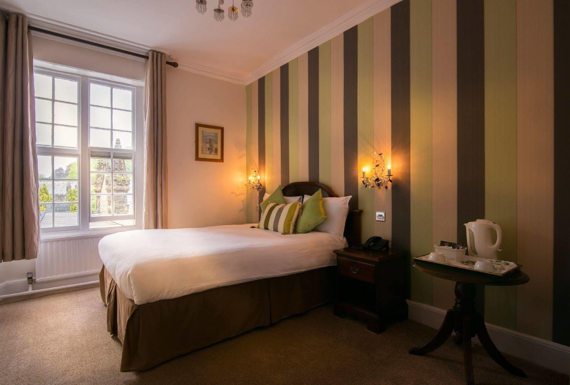 Bedford Hotel Tavistock  Exterior photo